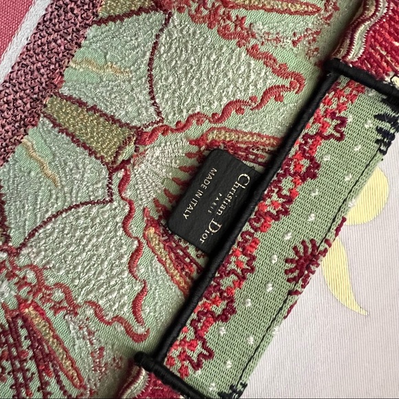 CHRISTIAN DIOR LARGE BOOK TOTE MULTICOLOR CANVAS EMBROIDED IN LIGHTS - Picture 12 of 14